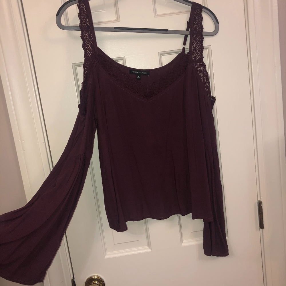 Lace detail cami w bell bottom sleeves
